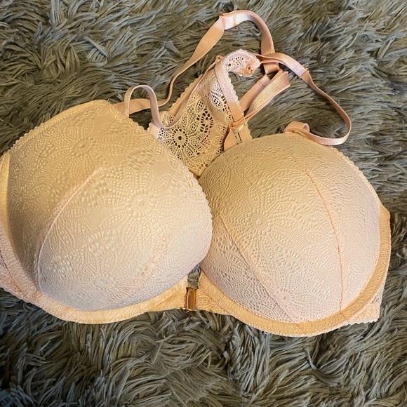 ❌SOLD❌Victoria’s Secret Bombshell Bra - Picture 3 of 4